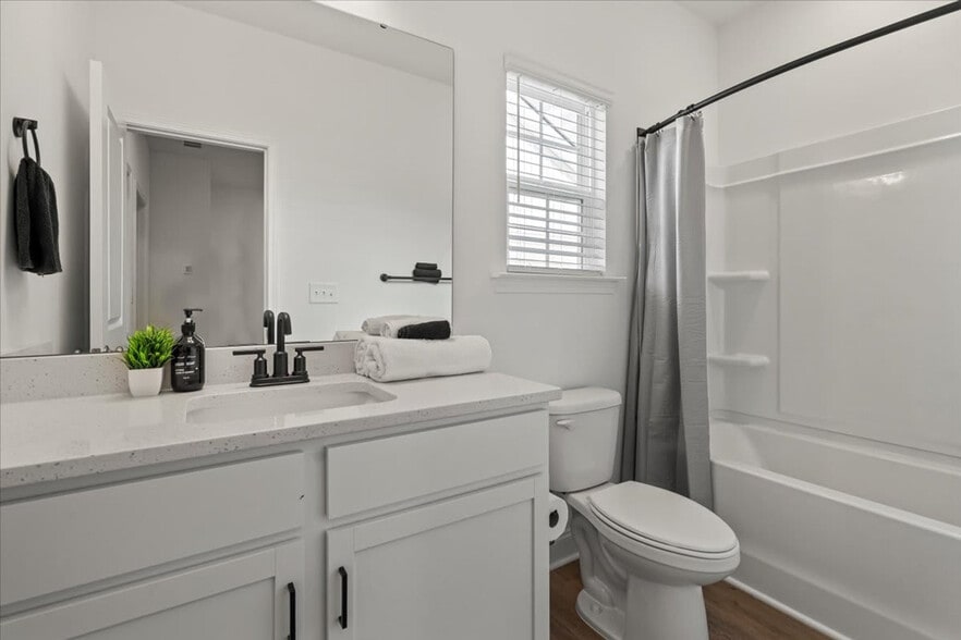 Building Photo - 8530 Steele Creek Pl Dr