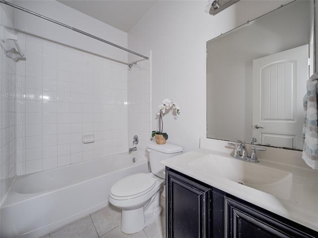 Building Photo - 14923 Lone Spring Dr