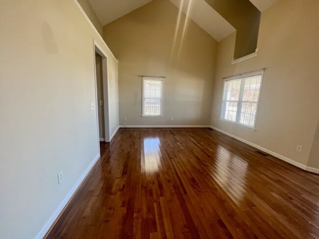 Building Photo - Three bedroom, 2 bath house in Haw River