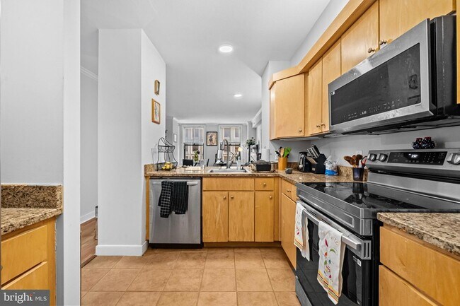 Building Photo - 631 D St NW