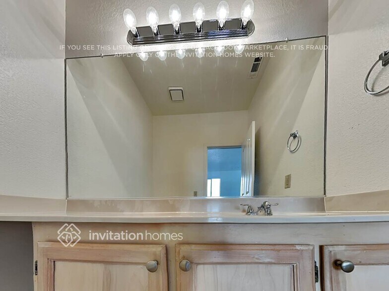 Building Photo - 1084 Armsby Way