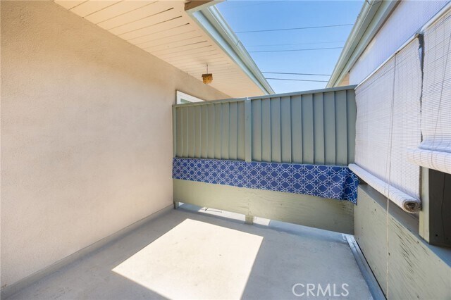 Building Photo - 2104 N Verdugo Rd