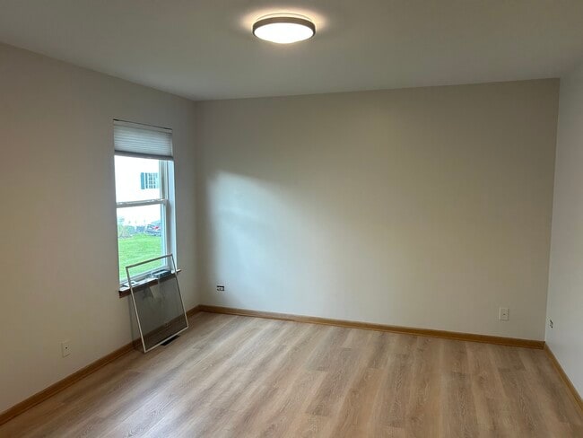 Building Photo - 1308 Jenna Dr