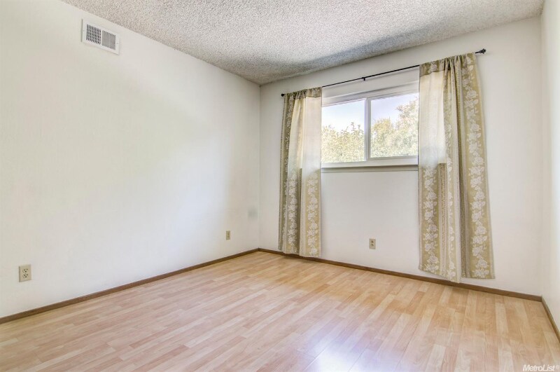 Building Photo - 5039 Cypress Ave