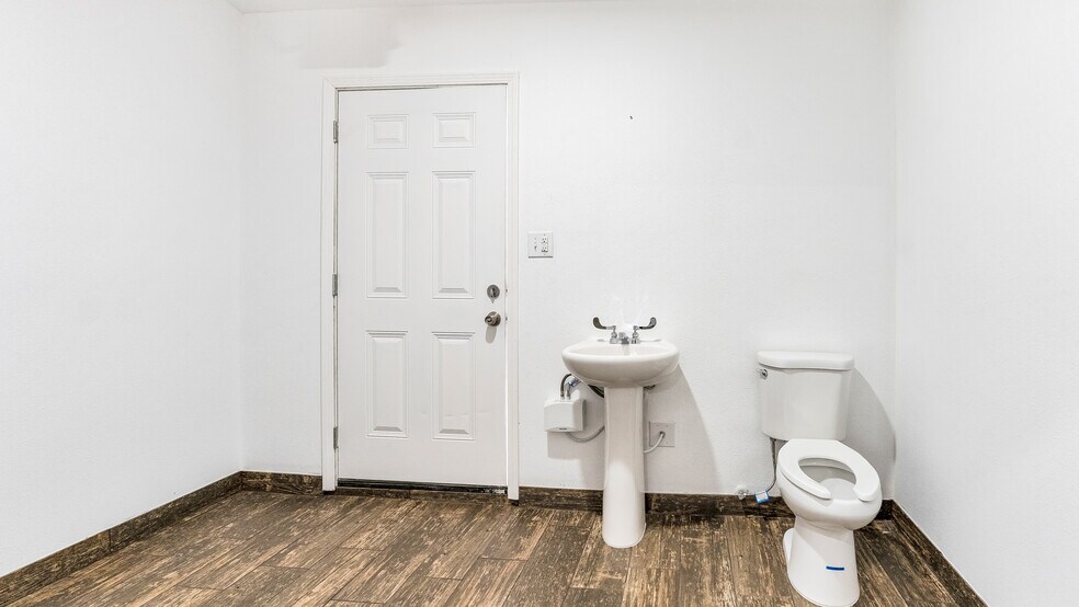 Building Photo - 4530 Walzem Rd