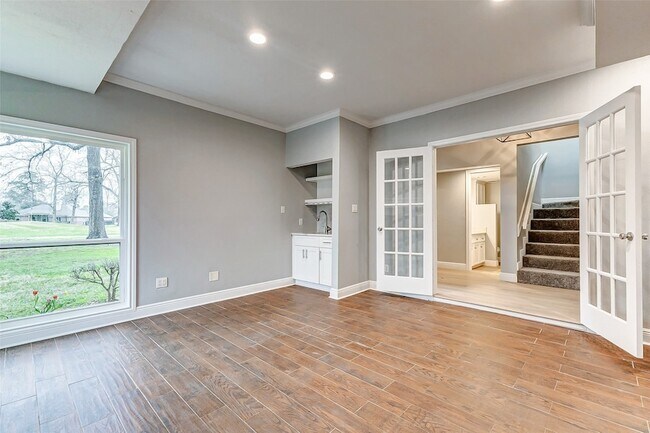 Building Photo - 1727 Cloister Dr