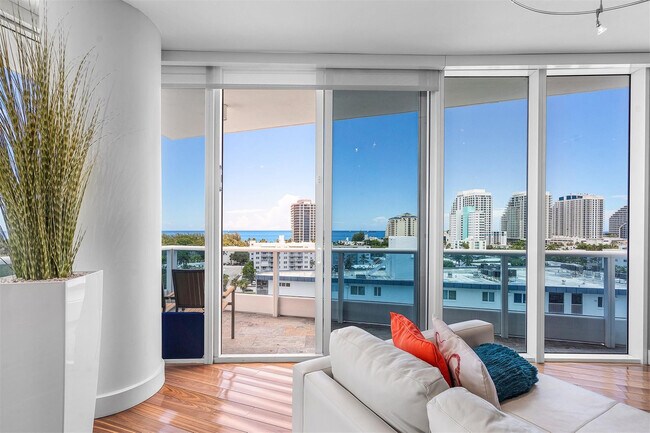 Building Photo - 715 Bayshore Dr