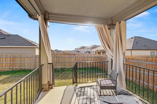 Building Photo - 205 Travers Stake Trl