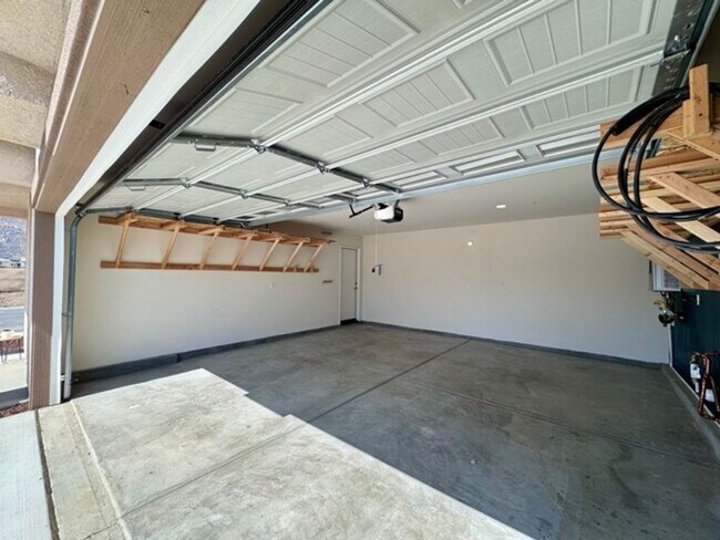 Building Photo - Newly built 4 bedroom Winchester home for ...