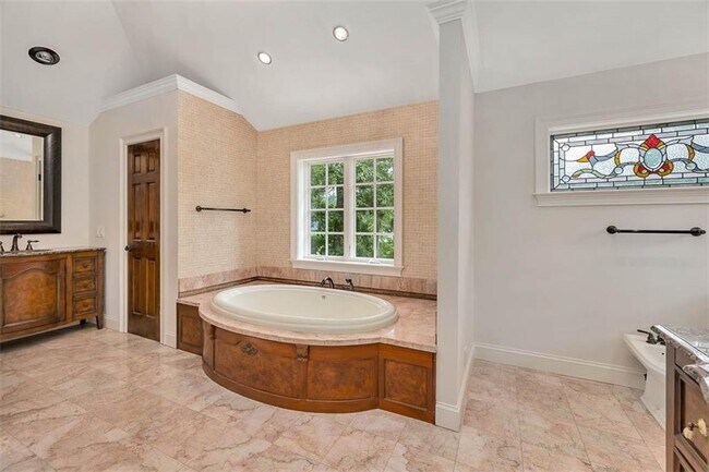 Building Photo - 210 Settlers Rd