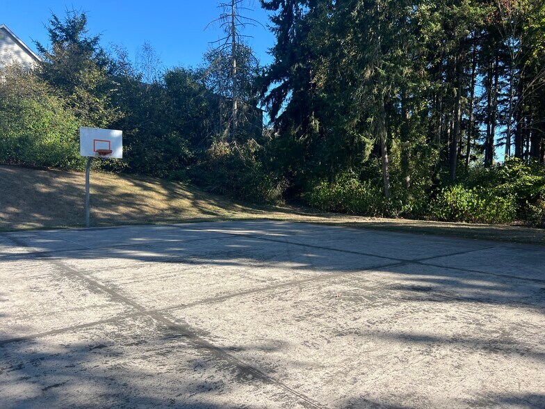 Building Photo - 21112 Locust Way