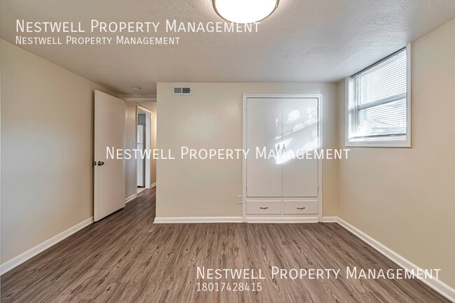 Building Photo - $250 OFF 1ST MONTH'S-Spacious 3-bed Baseme...