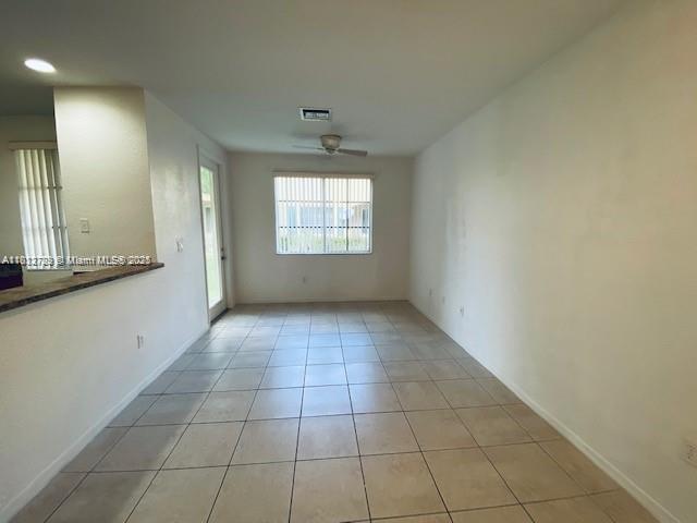 Building Photo - 6055 SW 19th Ct