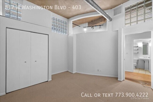 Building Photo - 817 W Washington Blvd