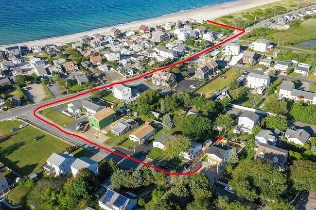 Building Photo - 18 Beach St