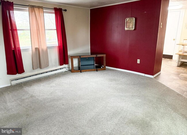 Building Photo - 213 W Chapline St