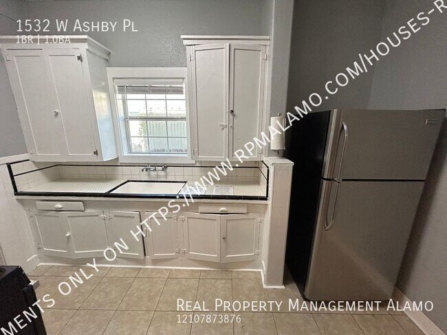 Building Photo - Charming 1-Bedroom Duplex Near Downtown Sa...