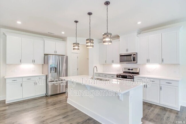 Building Photo - 6943 Doddridge Ln