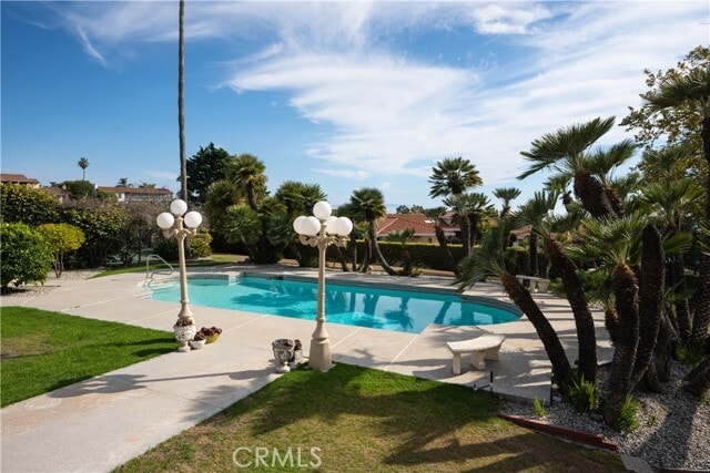 Building Photo - 984 La Cresta Pl