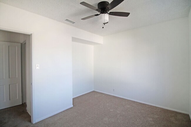 Building Photo - 1706 Pullman Ln