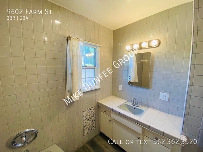 Building Photo - 9602 Farm St