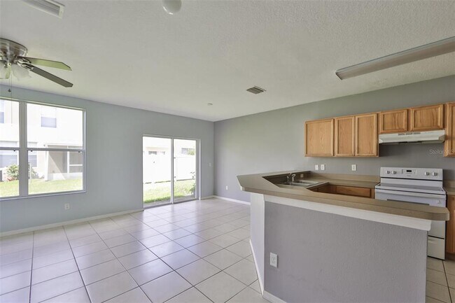 Building Photo - 9815 Carlsdale Dr