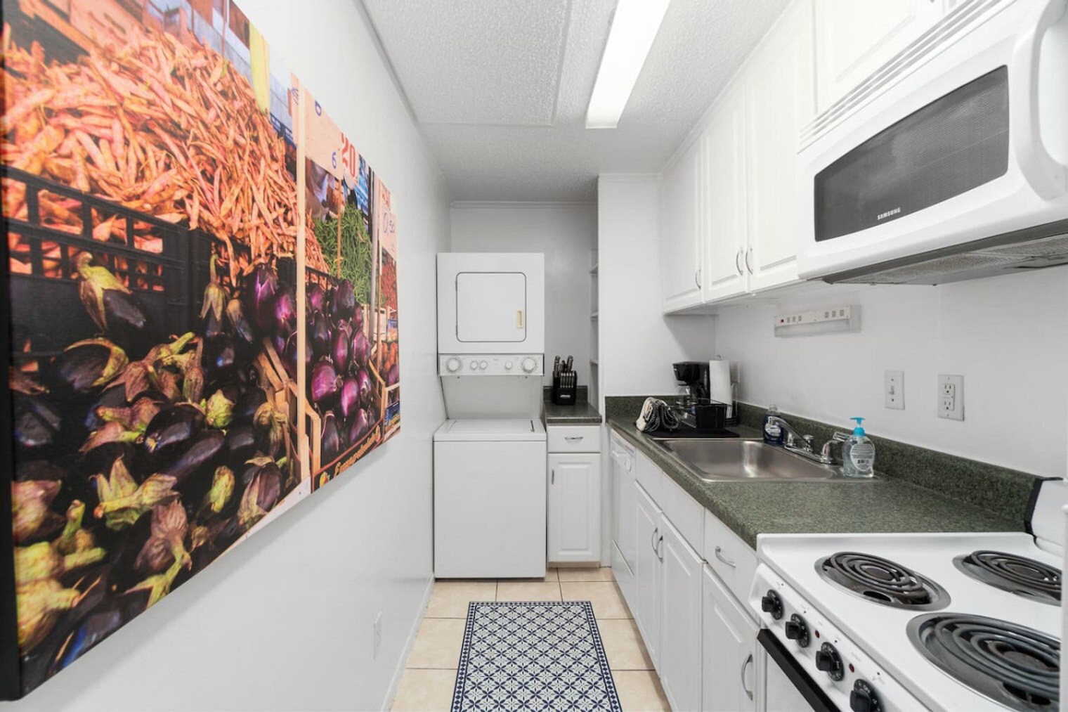 Building Photo - 2490 SW 14th Dr