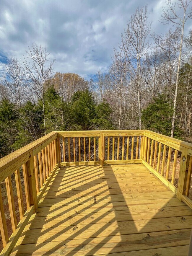 Building Photo - 301 Ranger Ln