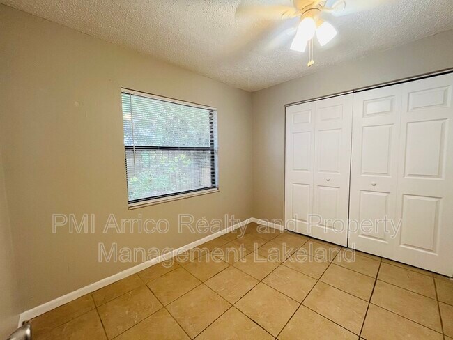 Building Photo - 1017 Caroline Ave