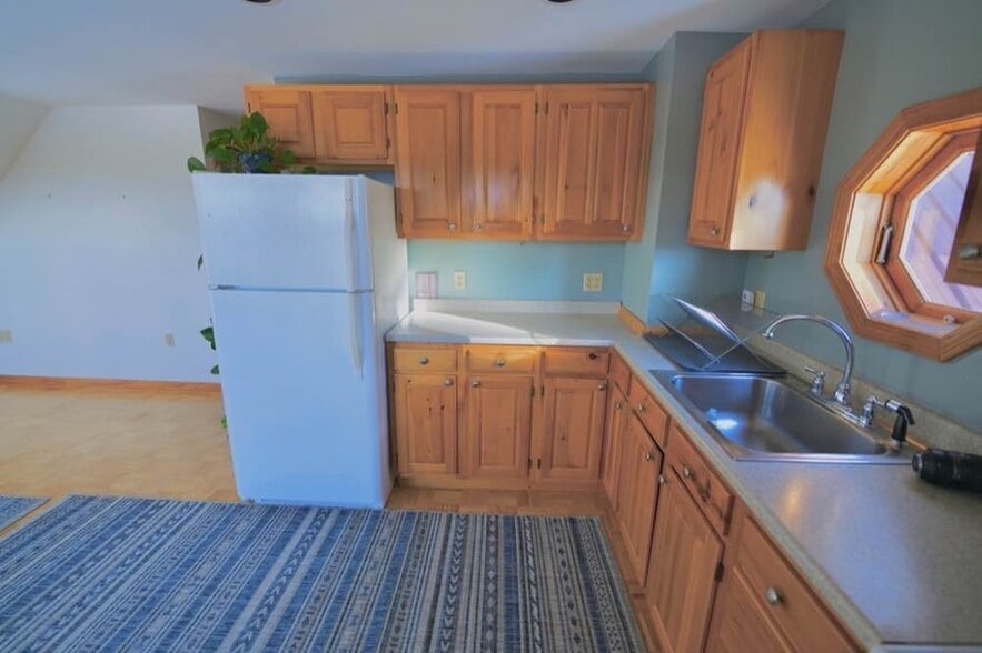 Building Photo - 321 Christian Hill Rd