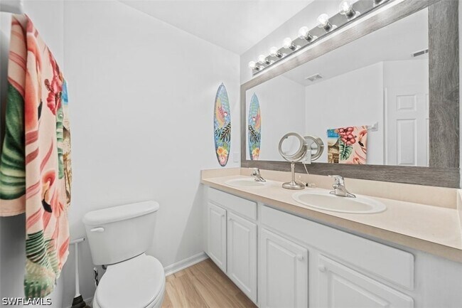 Building Photo - 10039 Poppy Hill Dr