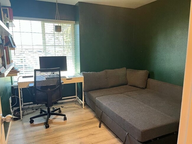 Building Photo - Furnished 3 Bedroom. 2.5 Bath Home in Dundee- Short Term Lease Options Available