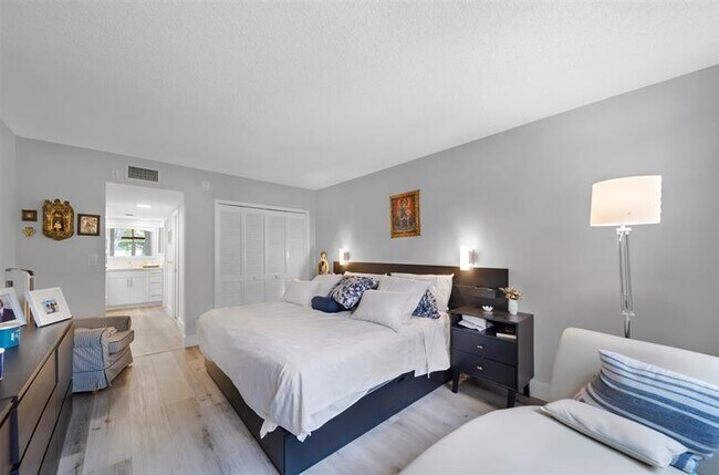 Building Photo - 903 Cypress Grove Dr