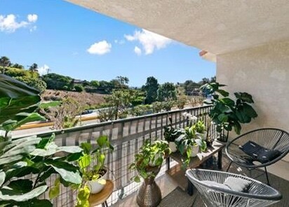 Building Photo - 6435 Kanan Dume Rd