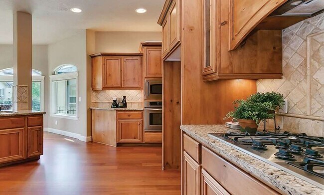 Building Photo - Luxury 4 Bed, 3.5 Bath Home | 4-Car Garage | Resort-Style Amenities