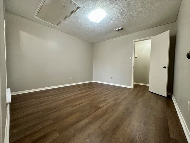 Building Photo - 8514 Fawn Terrace Dr