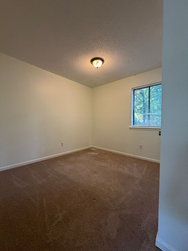 Building Photo - 6126 Bent Tree Ct
