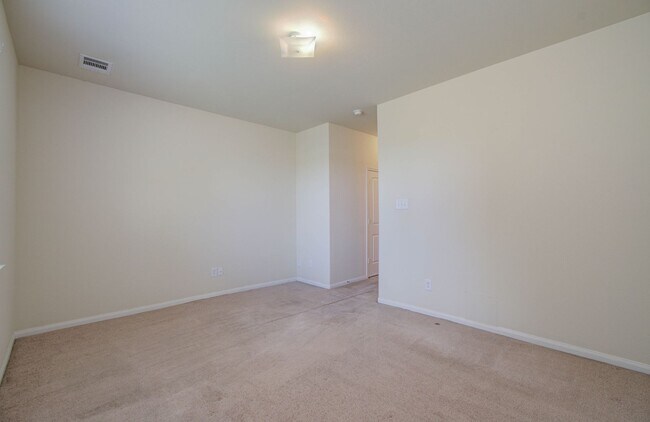 Building Photo - Open Layout & Large Backyard in Houston’s Evergreen Villas – 3 Beds, 2½ Baths
