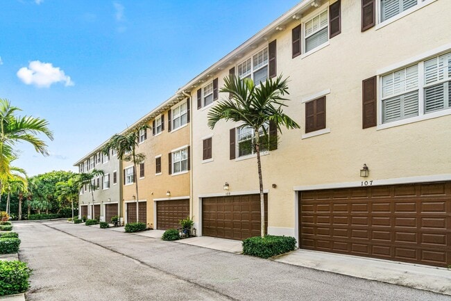 Building Photo - 109 E Coda Cir