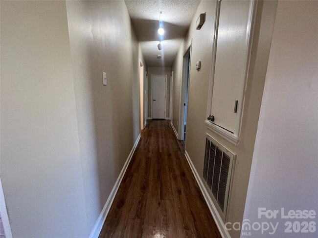 Building Photo - 1369 Little Rd