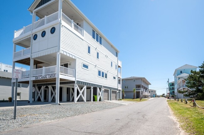 Building Photo - PERFECT BEACH GETAWAY - AVAILABLE MID-DECE...