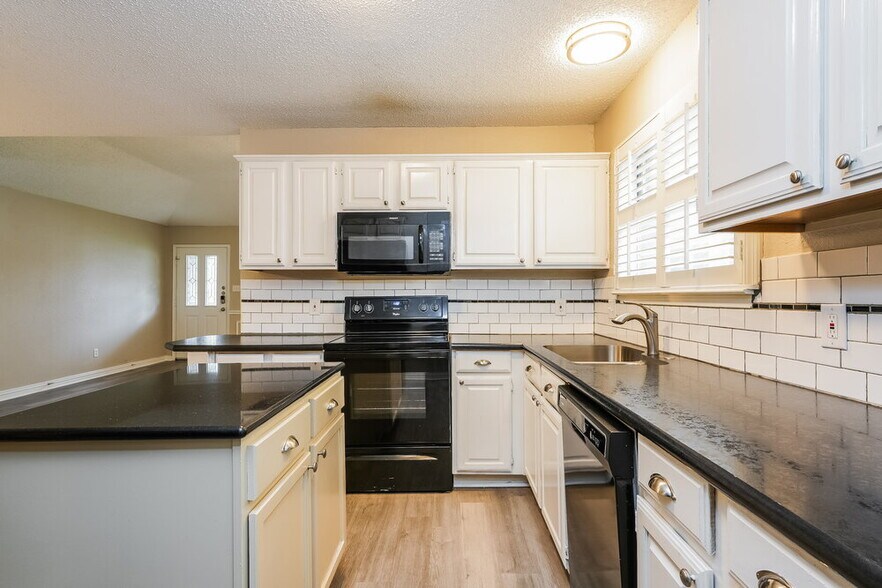 Building Photo - 920 Tennessee Trail