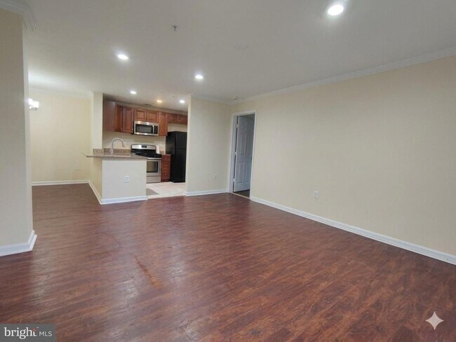 Building Photo - 17701 Kilmarnock Terrace