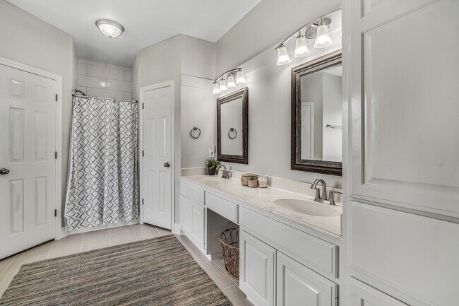 Building Photo - 5417 Blue Haven Dr