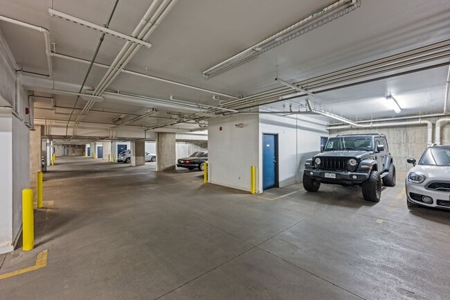 Building Photo - Amazing 1 Bedroom in the Heart of Lowry