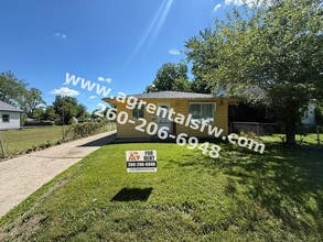 Building Photo - 3 bedroom House