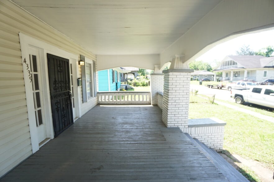 Building Photo - 4335 Jackson St