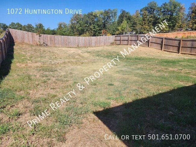 Building Photo - 1072 Huntington Dr