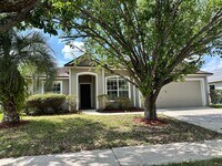 Building Photo - Three Bedroom in Greenfield Lakes