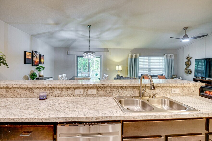 Building Photo - 123 Pergola Pl